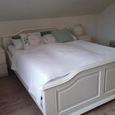 Helle Schoene Dachgeschosswohnung Mit Balkon Stockach Luaran gambar