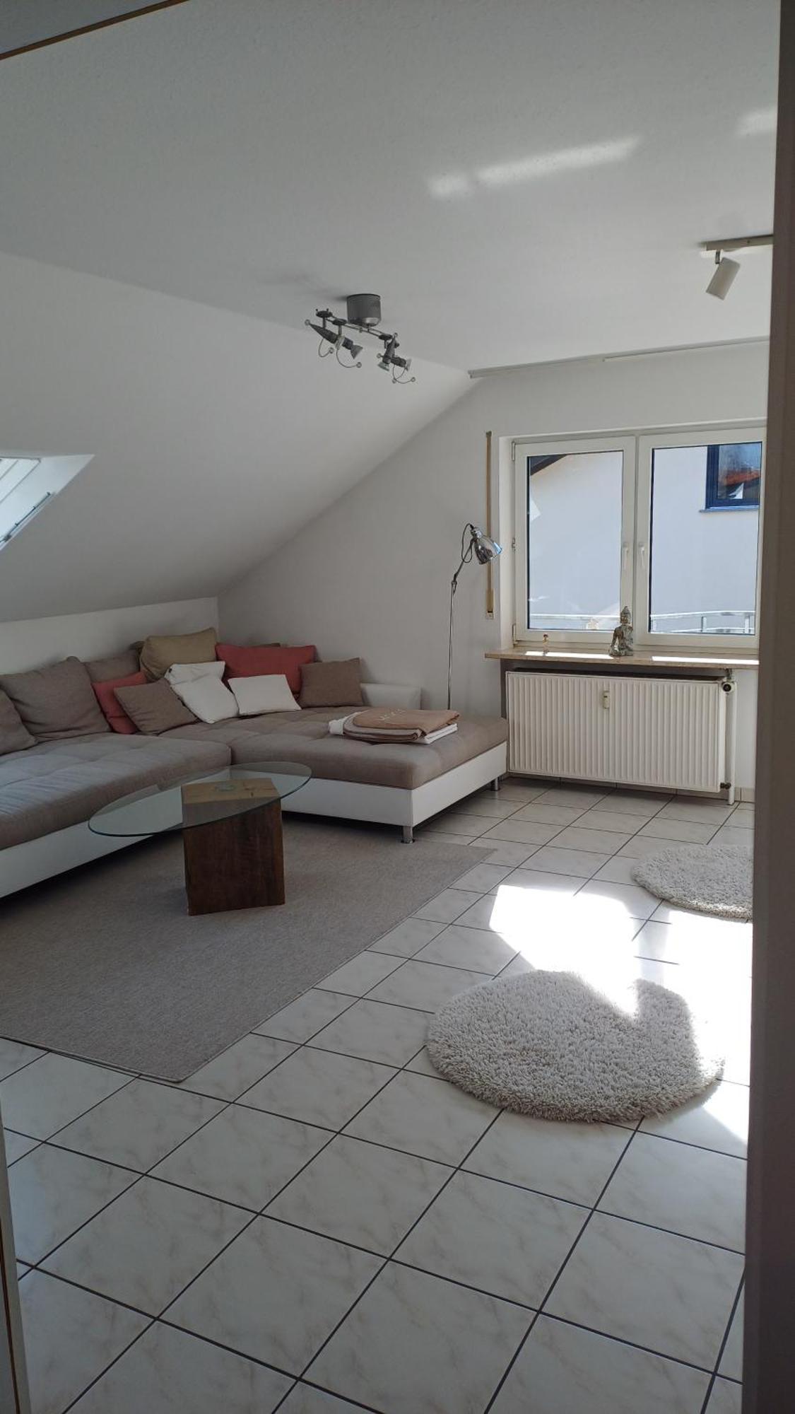 Helle Schoene Dachgeschosswohnung Mit Balkon Stockach Luaran gambar
