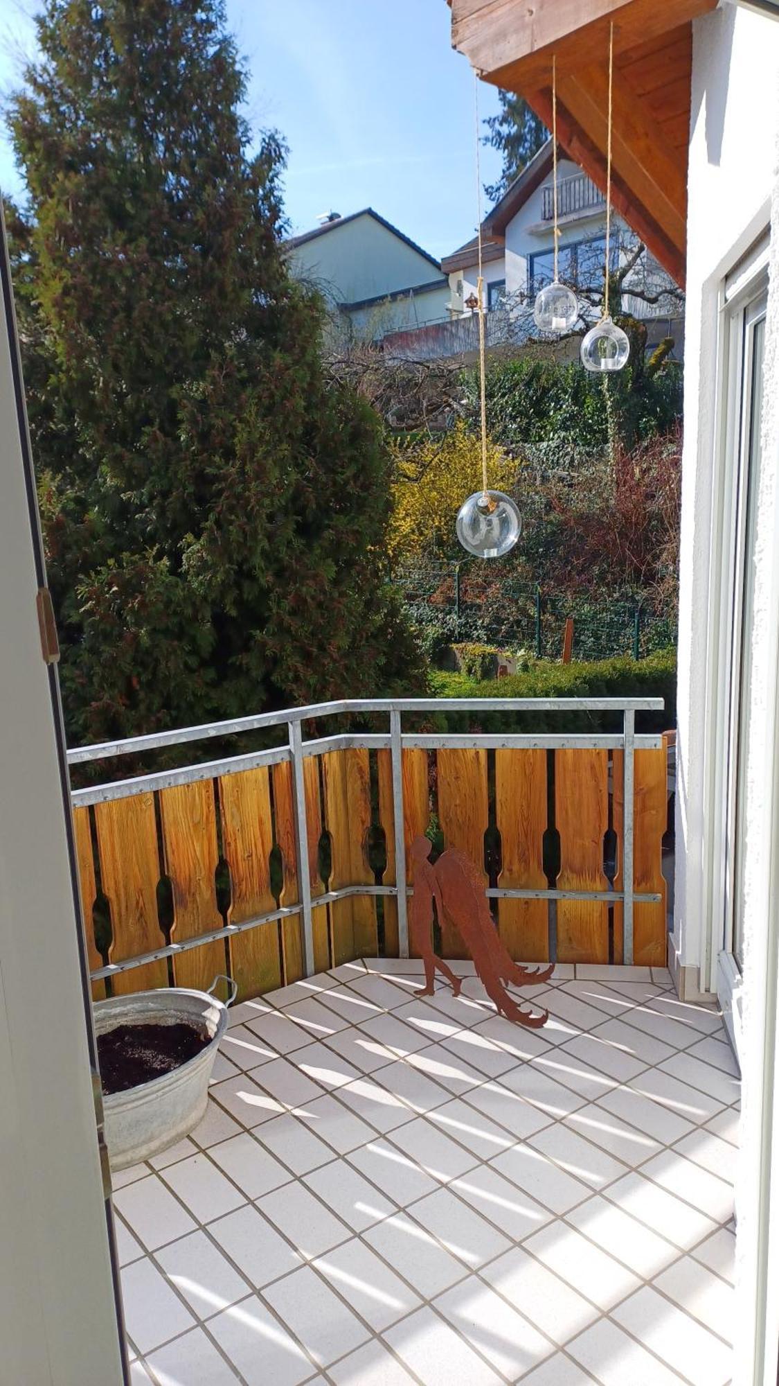 Helle Schoene Dachgeschosswohnung Mit Balkon Stockach Luaran gambar