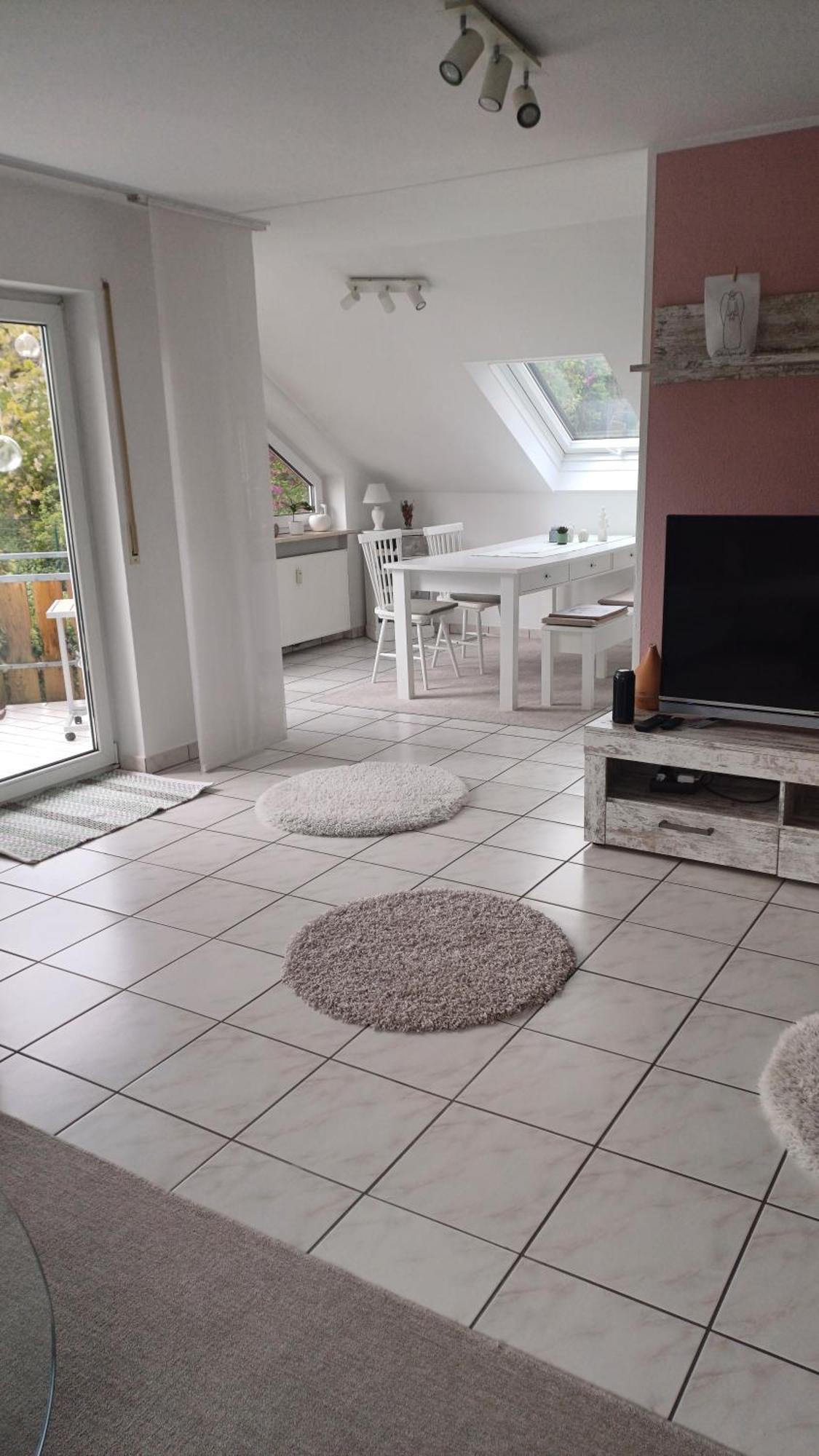Helle Schoene Dachgeschosswohnung Mit Balkon Stockach Luaran gambar