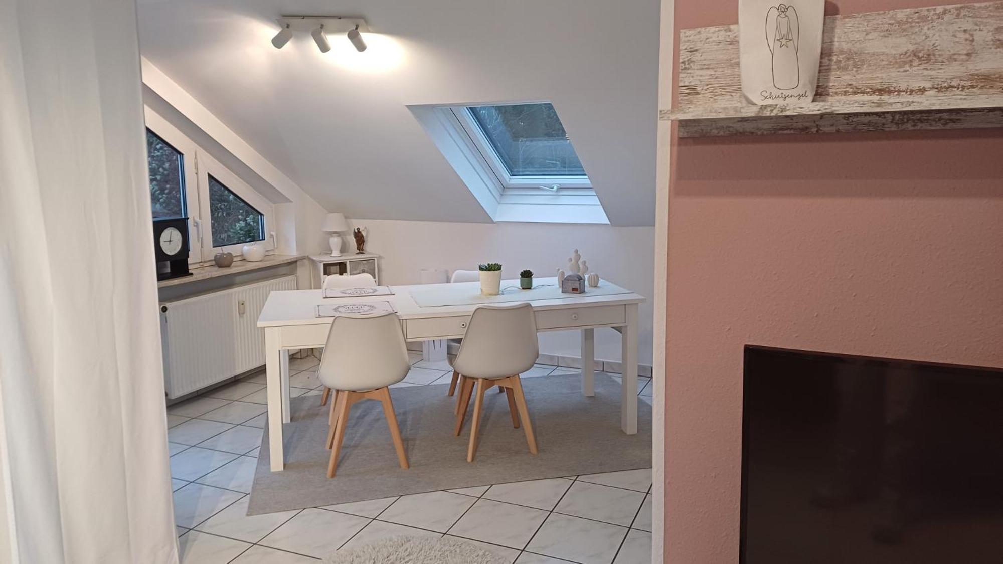 Helle Schoene Dachgeschosswohnung Mit Balkon Stockach Luaran gambar